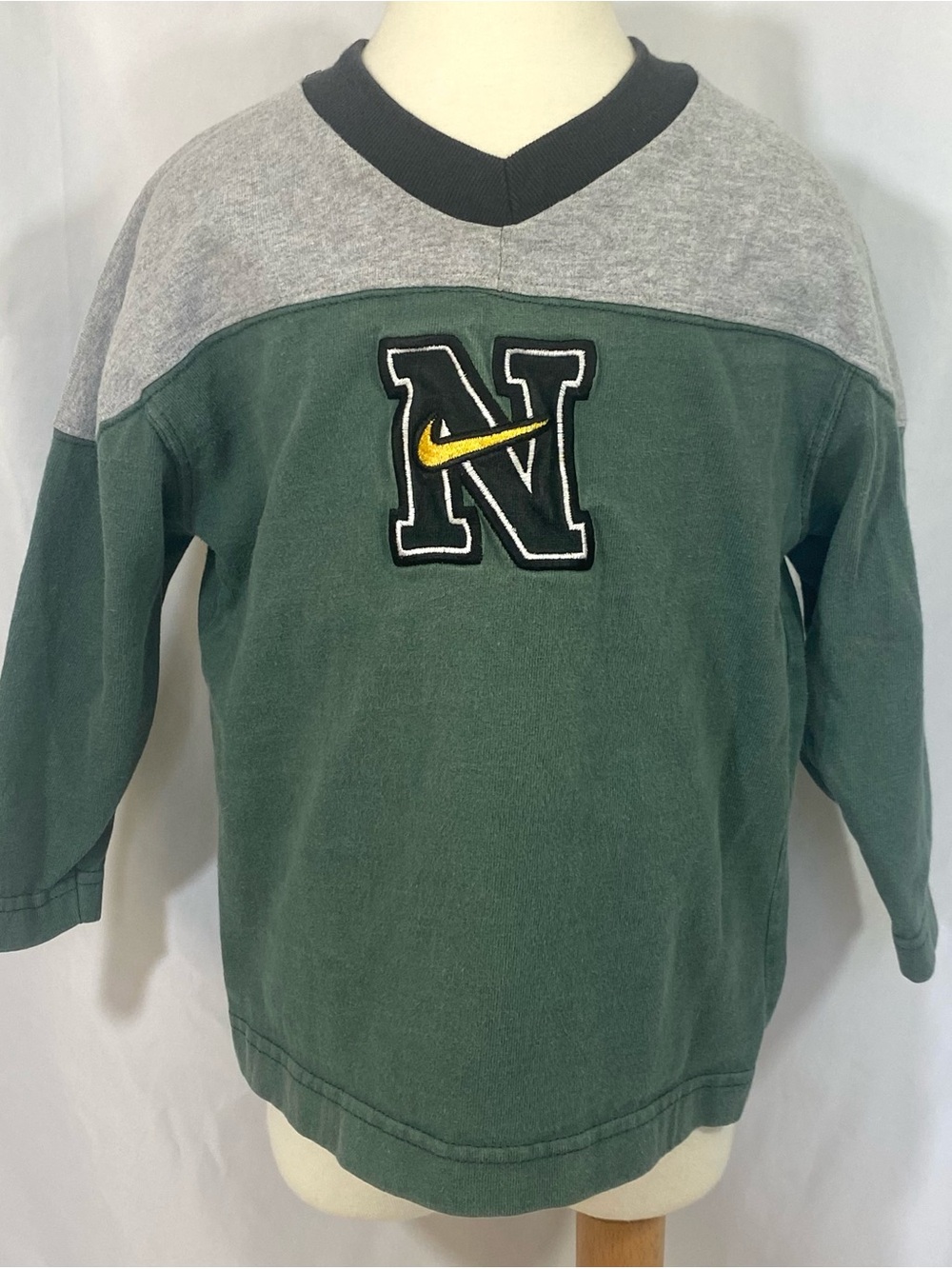 Kid’s Vintage y2K Nike Long Sleeve V Neck T Shirt Size 4T
